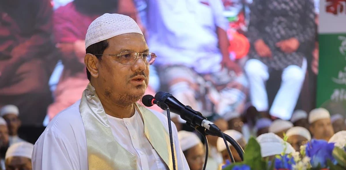 স্থানীয় নির্বাচনে শরিয়াহর পক্ষের শক্তিকে ভোট দেওয়ার আহ্বান চরমোনাই পীরের
